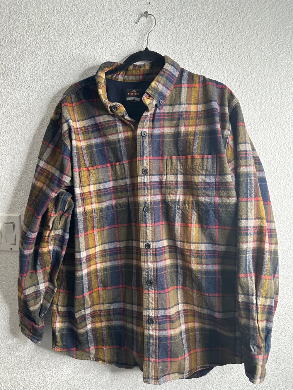 Ridgecut Tough wear Plaid Flannel Button-Up Shirt in Olive and Navy xLT
